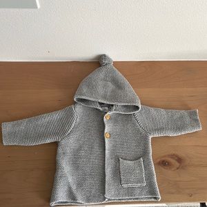Zara knit hooded sweater. Gray color. Size 1-3 months